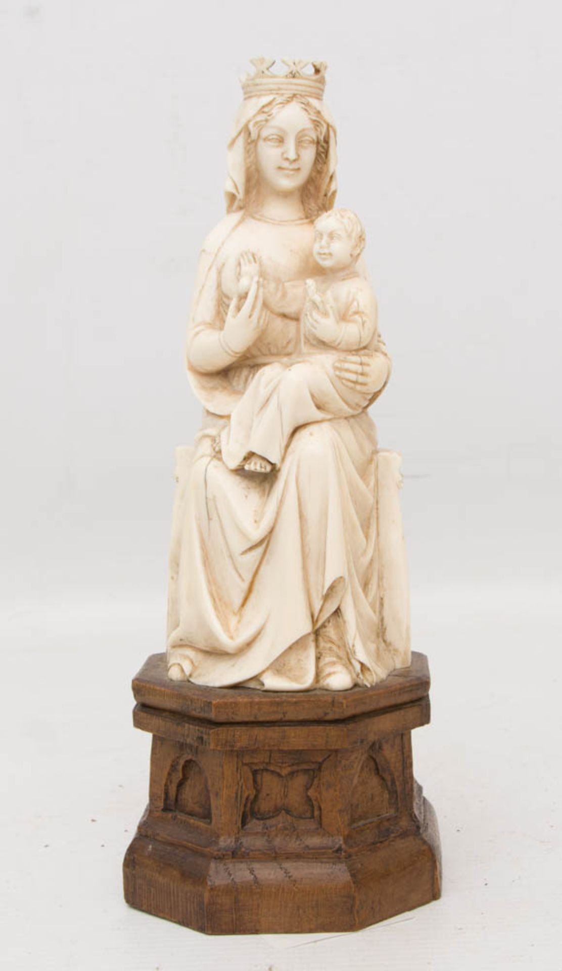 MADONNEN-FIGUR, Bein/Holz beschnitzt, um 1850Fein geschnitzte Madonna aus Bein, Historismus um