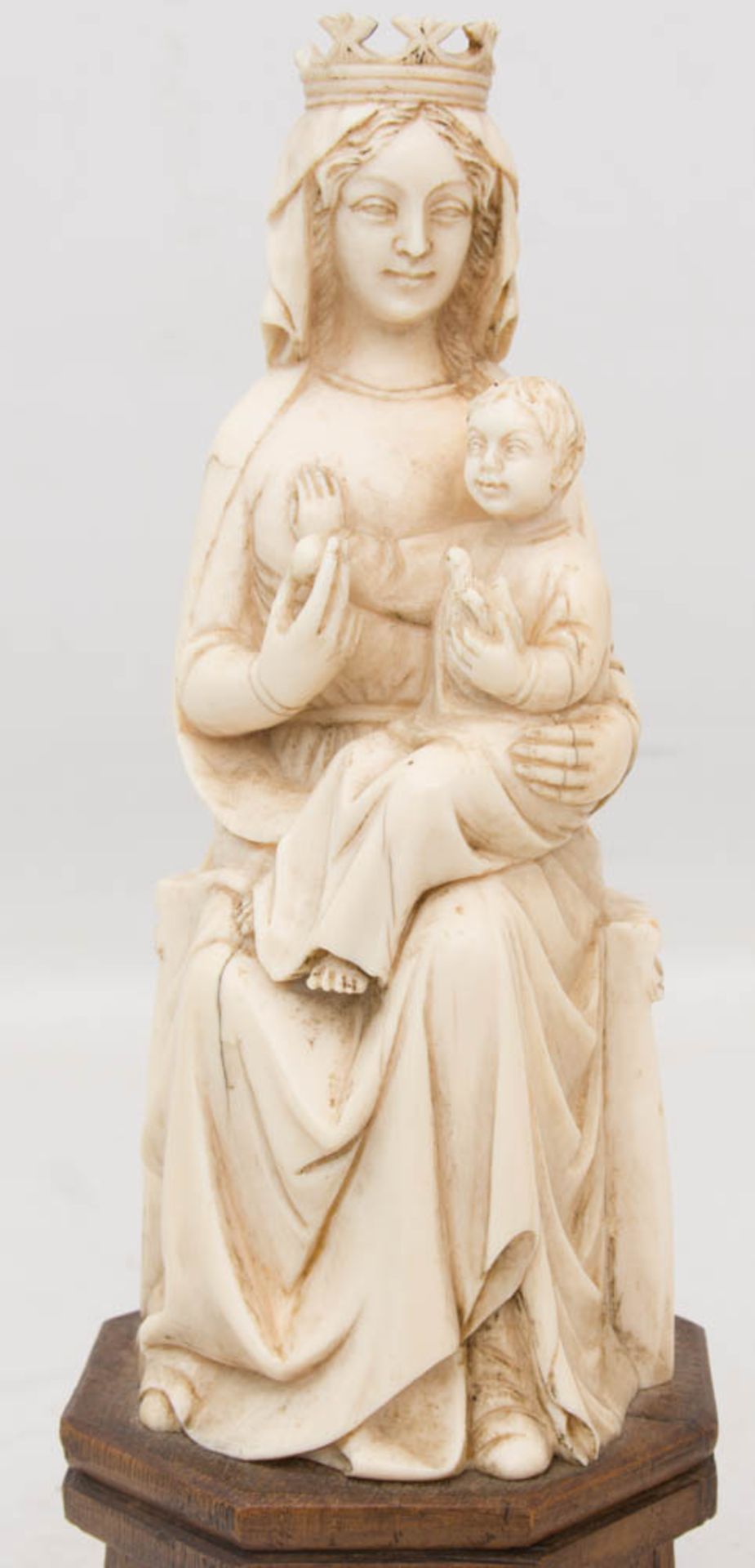 MADONNEN-FIGUR, Bein/Holz beschnitzt, um 1850Fein geschnitzte Madonna aus Bein, Historismus um - Bild 2 aus 3