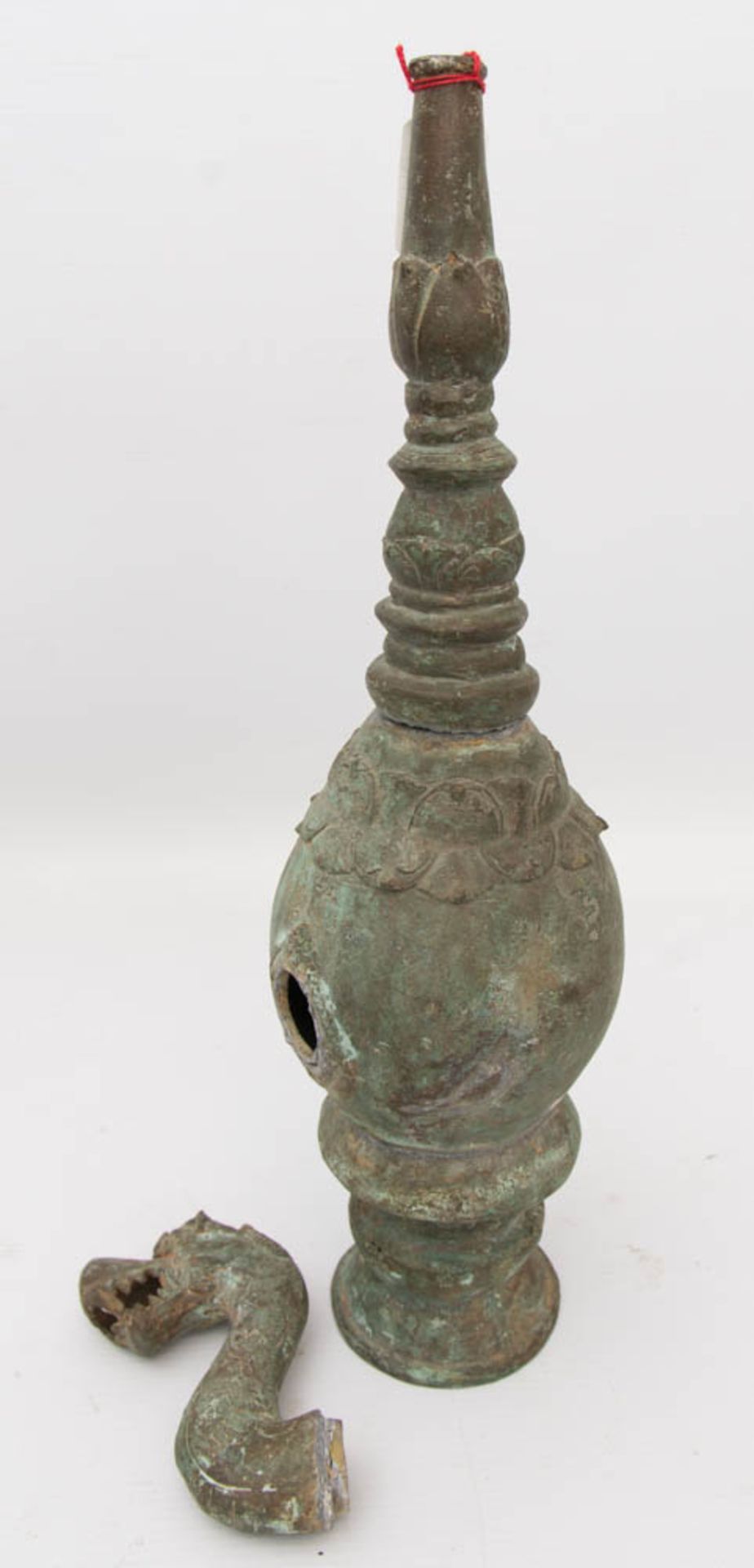 ANTIKES GEFÄß MIT DRACHENKOPF-GRIFF, Bronze, wohl China, 18./19. Jh.Antikes Gefäß, Griff und