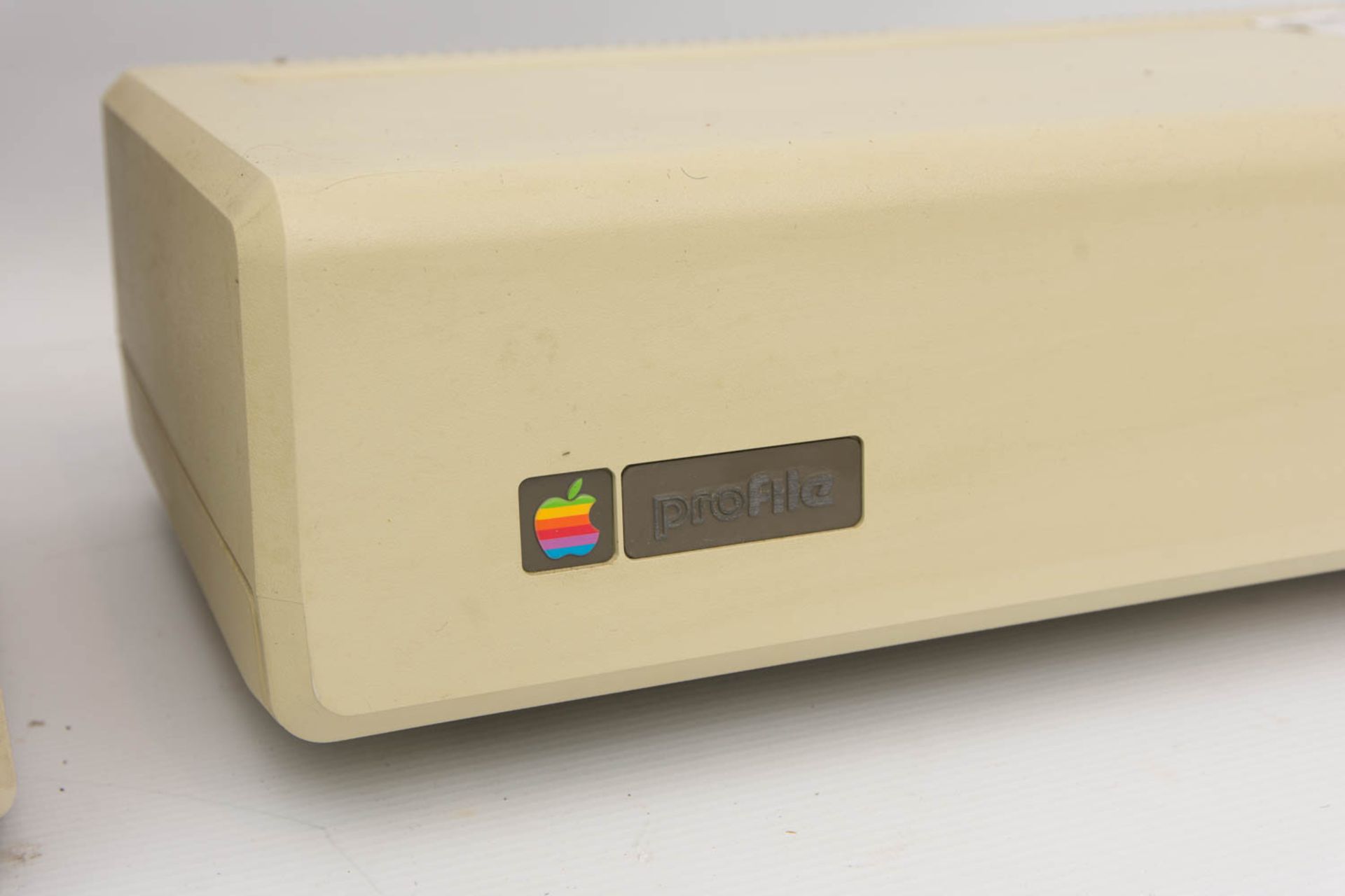 APPLE COMPUTER PRO FILE, Model Number A9M1005, Made in USA.Serien Nr. A9M1005-153596.43 x 22 x 9 cm - Image 2 of 5