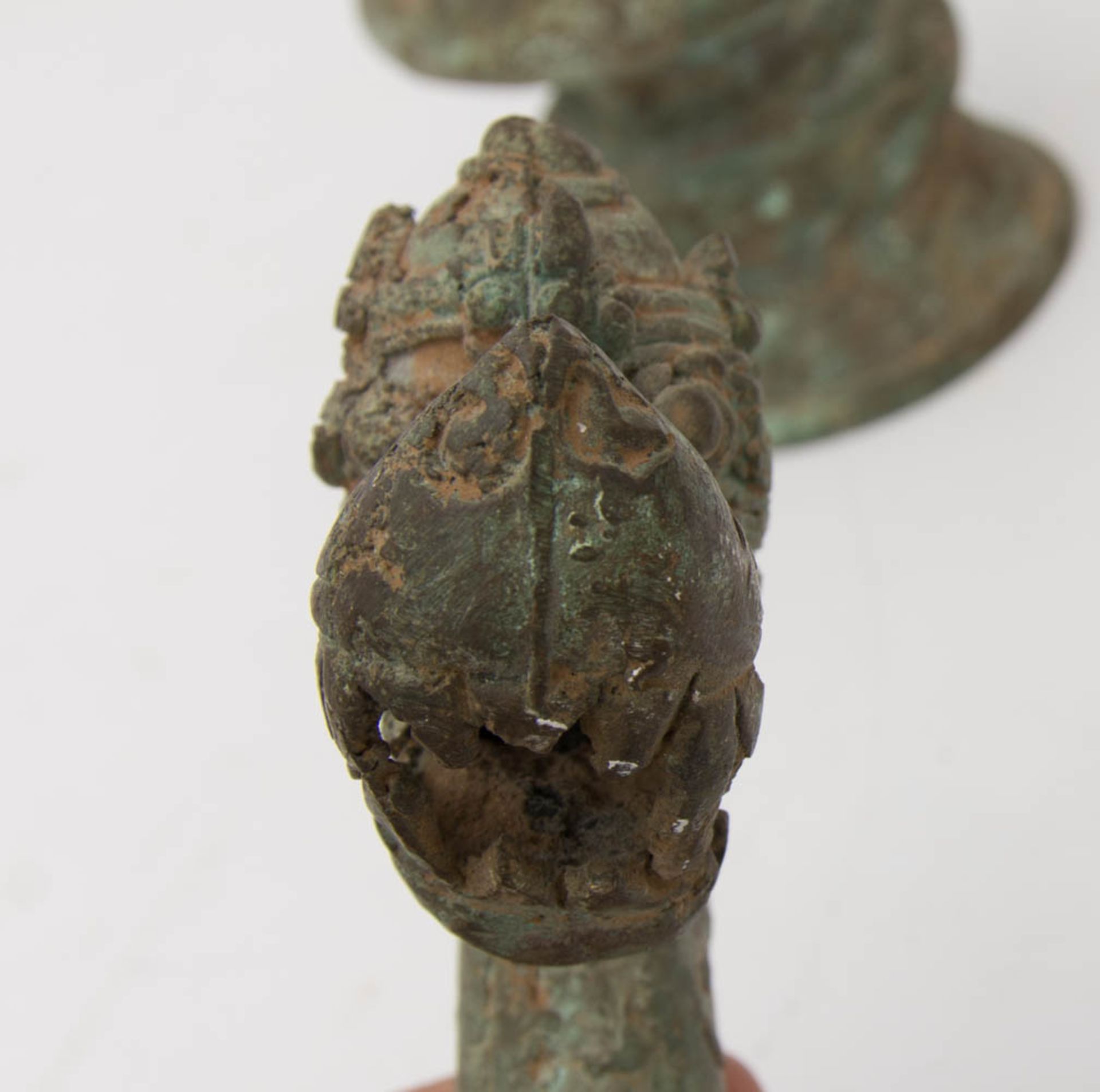 ANTIKES GEFÄß MIT DRACHENKOPF-GRIFF, Bronze, wohl China, 18./19. Jh.Antikes Gefäß, Griff und - Bild 13 aus 16
