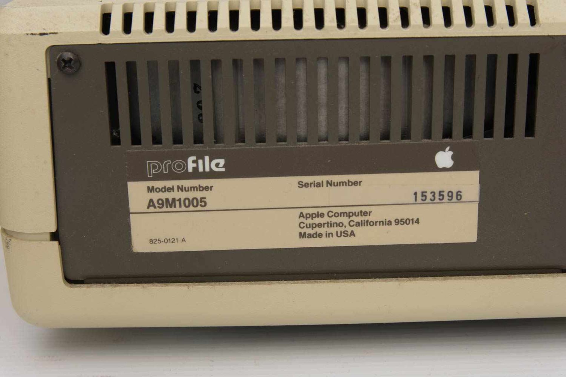 APPLE COMPUTER PRO FILE, Model Number A9M1005, Made in USA.Serien Nr. A9M1005-153596.43 x 22 x 9 cm - Bild 5 aus 5