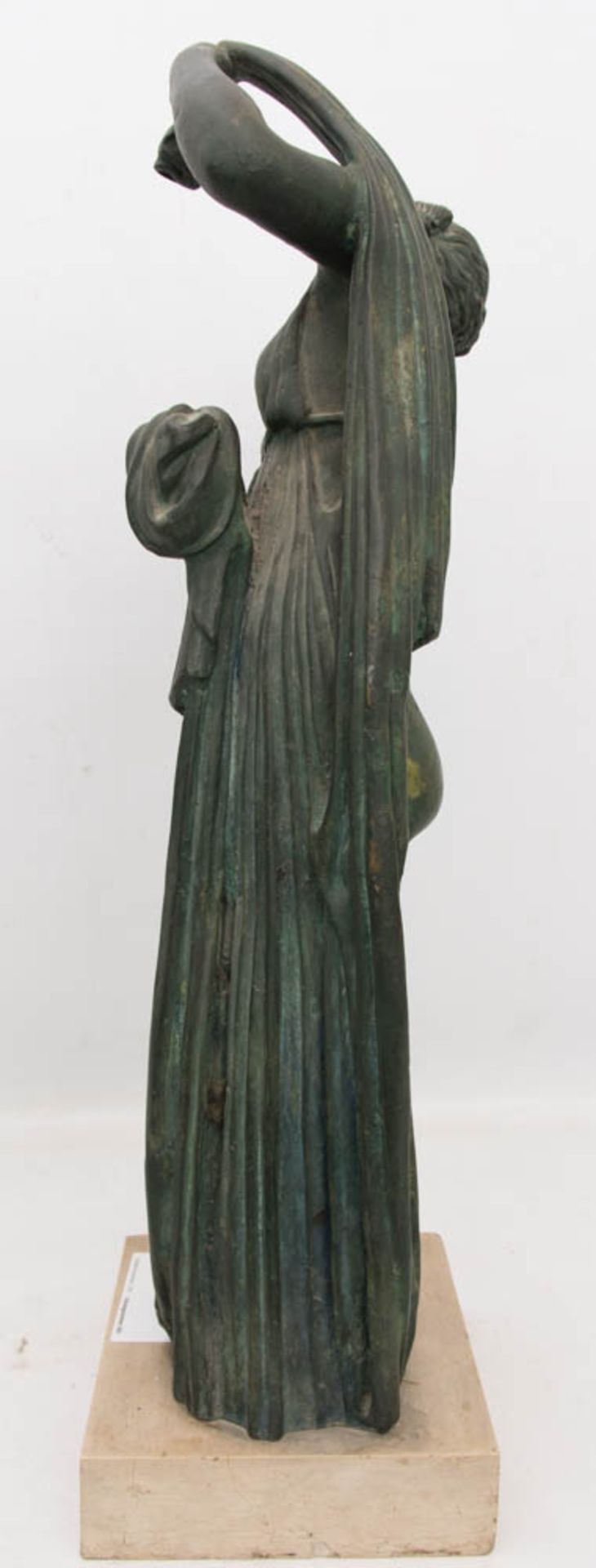 SKULPTUR, Die Badende, wohl bemalter Zinkguss auf Steinsockel, 20. Jh.Sehr gut erhaltene Skulptur.68 - Bild 5 aus 6