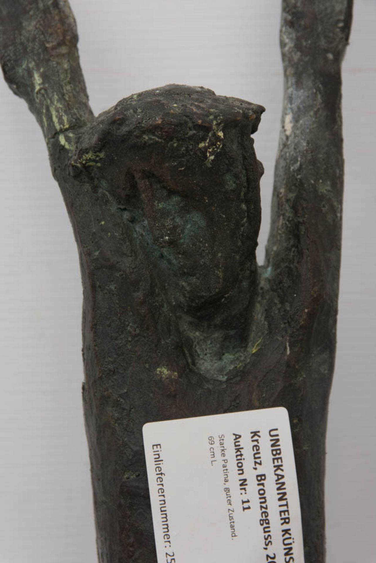 UNBEKANNTER KÜNSTLER, Christus ohne Kreuz, Bronzeguss, 20 Jh.Starke Patina, guter Zustand.69 cm L. - Bild 2 aus 5
