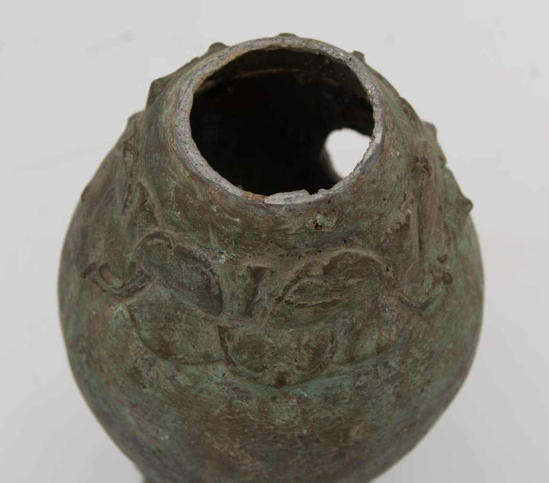 ANTIKES GEFÄß MIT DRACHENKOPF-GRIFF, Bronze, wohl China, 18./19. Jh.Antikes Gefäß, Griff und - Bild 6 aus 16