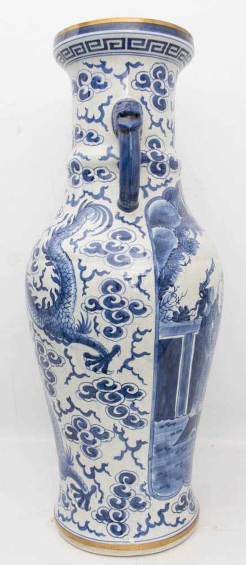 CHINESISCHE VASE, Keramik, wohl 20. Jh.Unterglasur blau bemalt und an den Enden abschließend mit - Bild 5 aus 13
