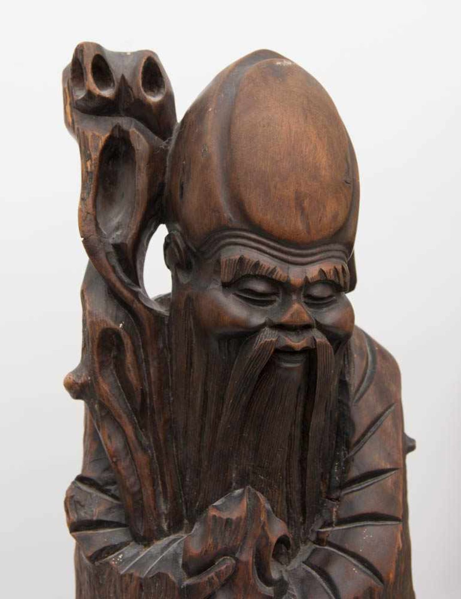 ASIATISCHE FIGUR, Skulptur, Holz, Asien, 20. JhDunkler Anstrich mit einigen Abblätterungen, - Image 2 of 5
