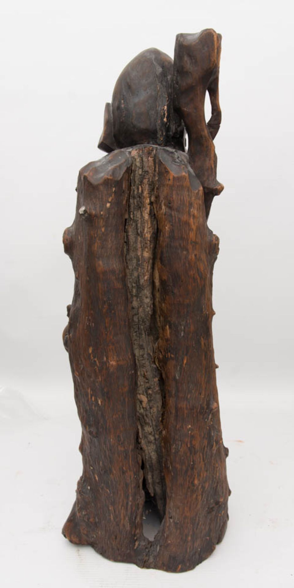 ASIATISCHE FIGUR, Skulptur, Holz, Asien, 20. JhDunkler Anstrich mit einigen Abblätterungen, - Image 4 of 5