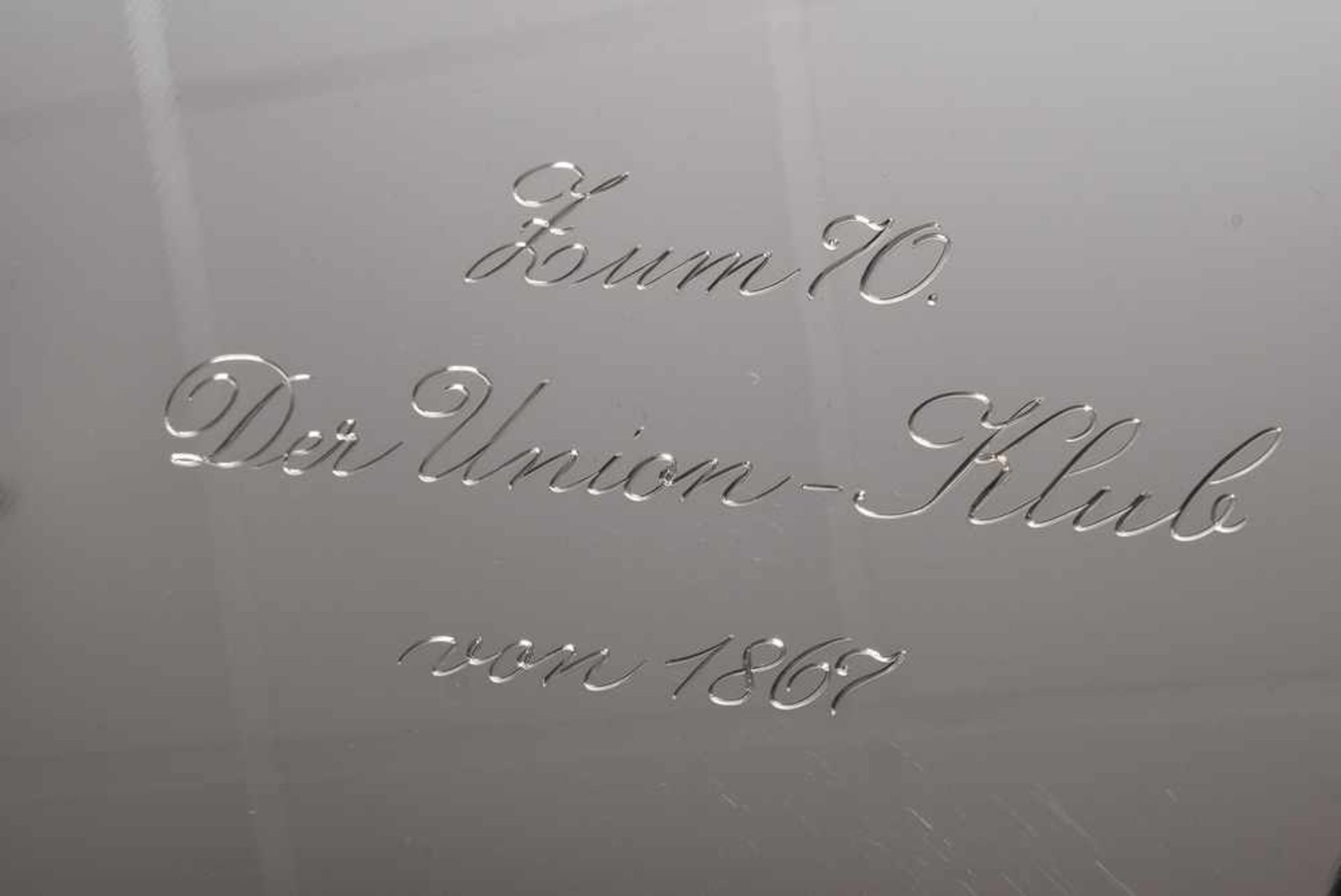 Großer Teller, graviert: "Zum 70. - Der Union - Klub von 1867", Italien, Silber 925, 720g, Ø - Image 2 of 2
