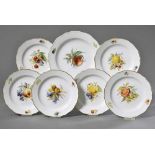 7 Diverse Meissen Teller mit Obst- und Blumendekor, 20.Jh., (Ø 18cm/22cm)7 Various Meissen plates