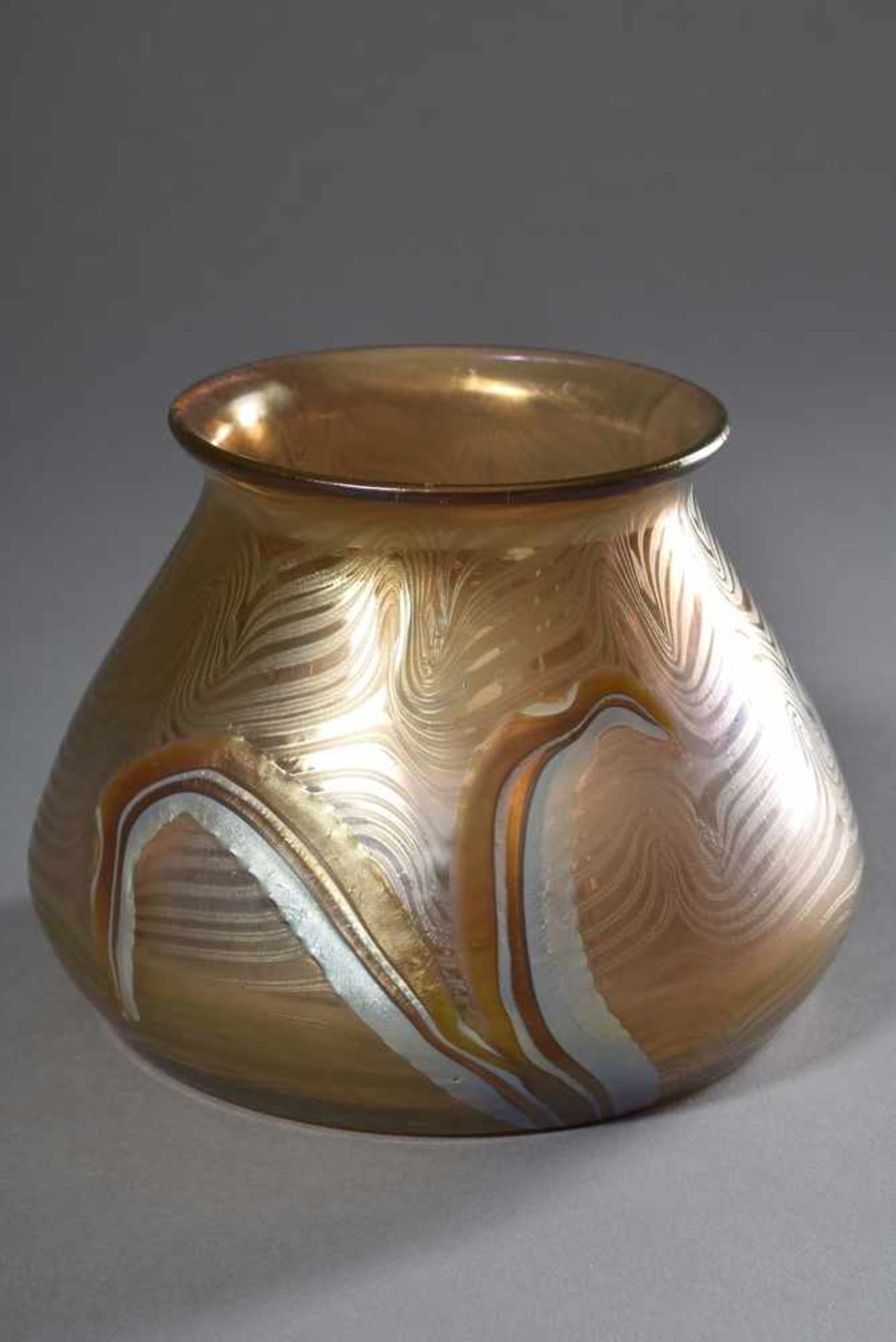 Kleine Loetz Wwe/Klostermühle Vase, gold lüstrierendes "Phaenomen" Dekor mit blauen Halmen, verso - Bild 2 aus 4