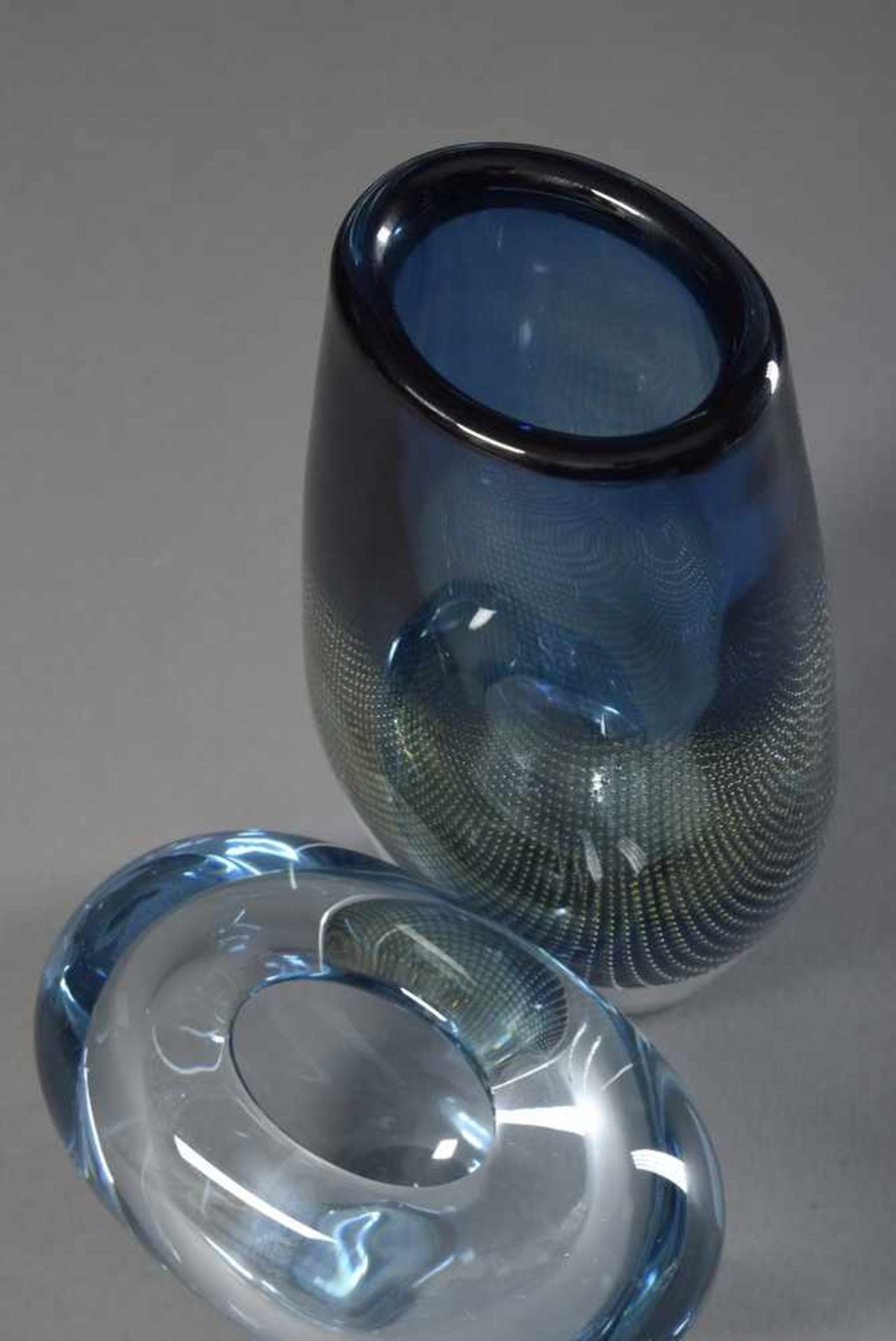 2 Diverse skandinavische Glas Vasen in Blautönen, dickwandig, Orrefors (Kraha Nr. 411, Entw. Sven - Bild 2 aus 4