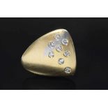 Moderner abstrakter GG 585/Platin Anhänger mit Brillanten (zus. ca. 0.24ct/VSI/TW), L. 2,3cm, 6,