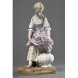 Meissen Figur "Gärtnerin, Blumen in der Schürze tragend/Allegorie des Frühlings", RM: A32/PM: 44,