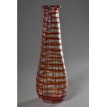 Moderne Glas Stangenvase mit rotem Netz Überfang, H. 36cm, etwas bestoßenModern glass vase with
