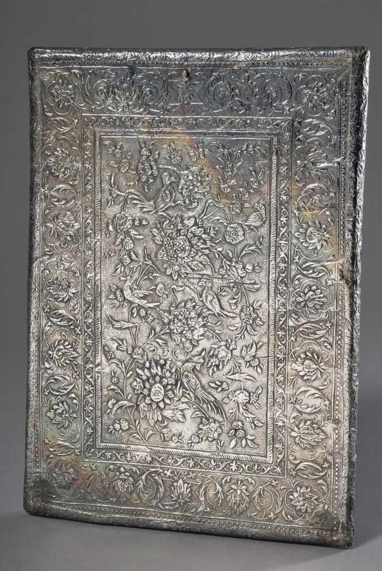 Persischer Spiegel mit emaillierter und ornamental getriebener Silberblech Rahmung, 31x22cm, - Bild 3 aus 3