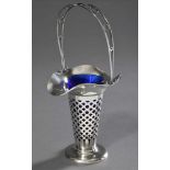 Kleine Tischvase in Körbchenform mit blauem Glaseinsatz, MZ verschlagen, Birmingham 1909, Silber 925