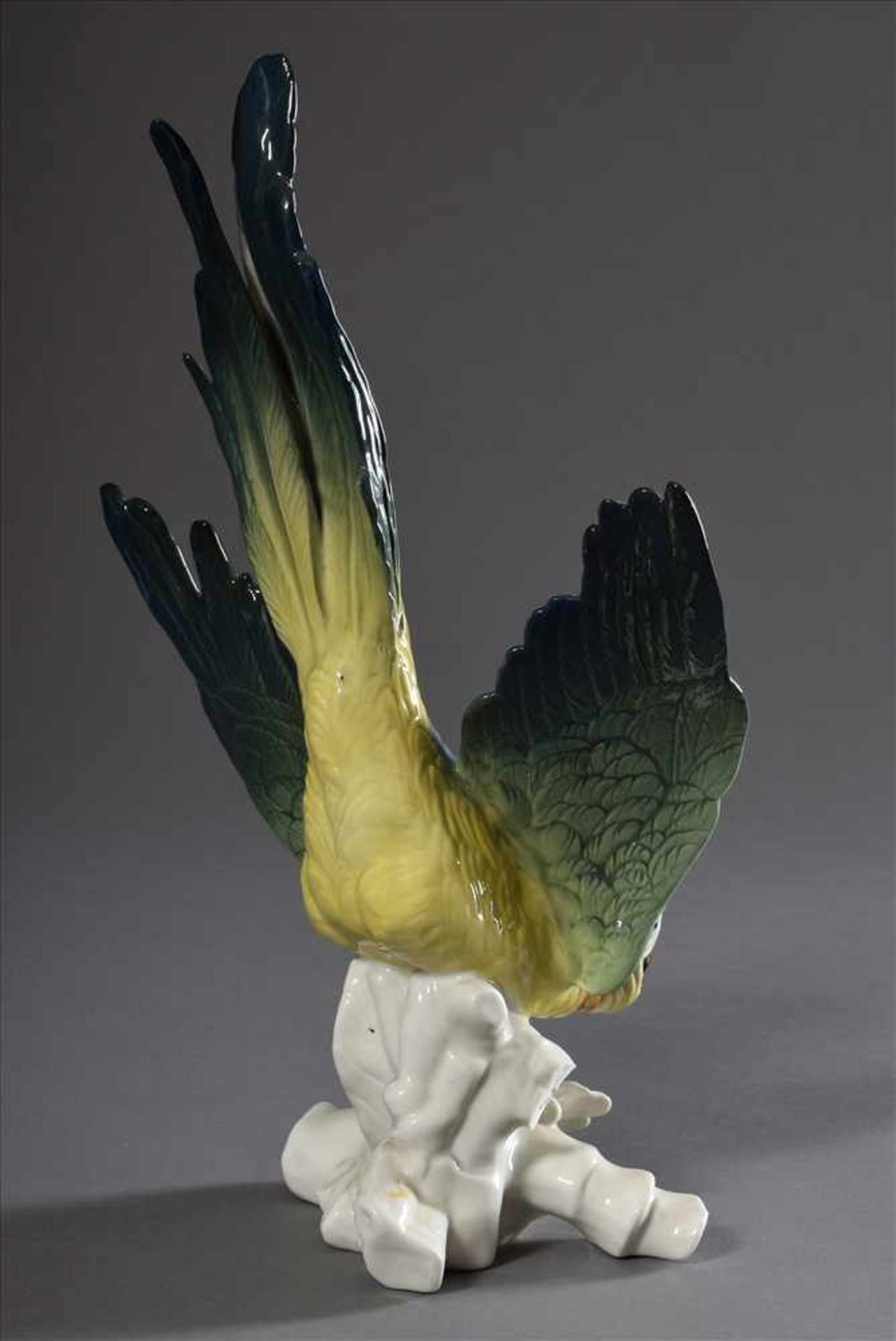 Ens Porzellan "Papagei mit gespreizten Flügeln auf Ast", farbig staffiert, Modellnr. 7118, H. - Bild 2 aus 5