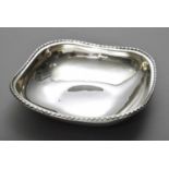 Eckige Schale mit Kordelrand, Gottlieb Kurz, Silber 835, 180g, 16x16cmSquare bowl with cord edge,