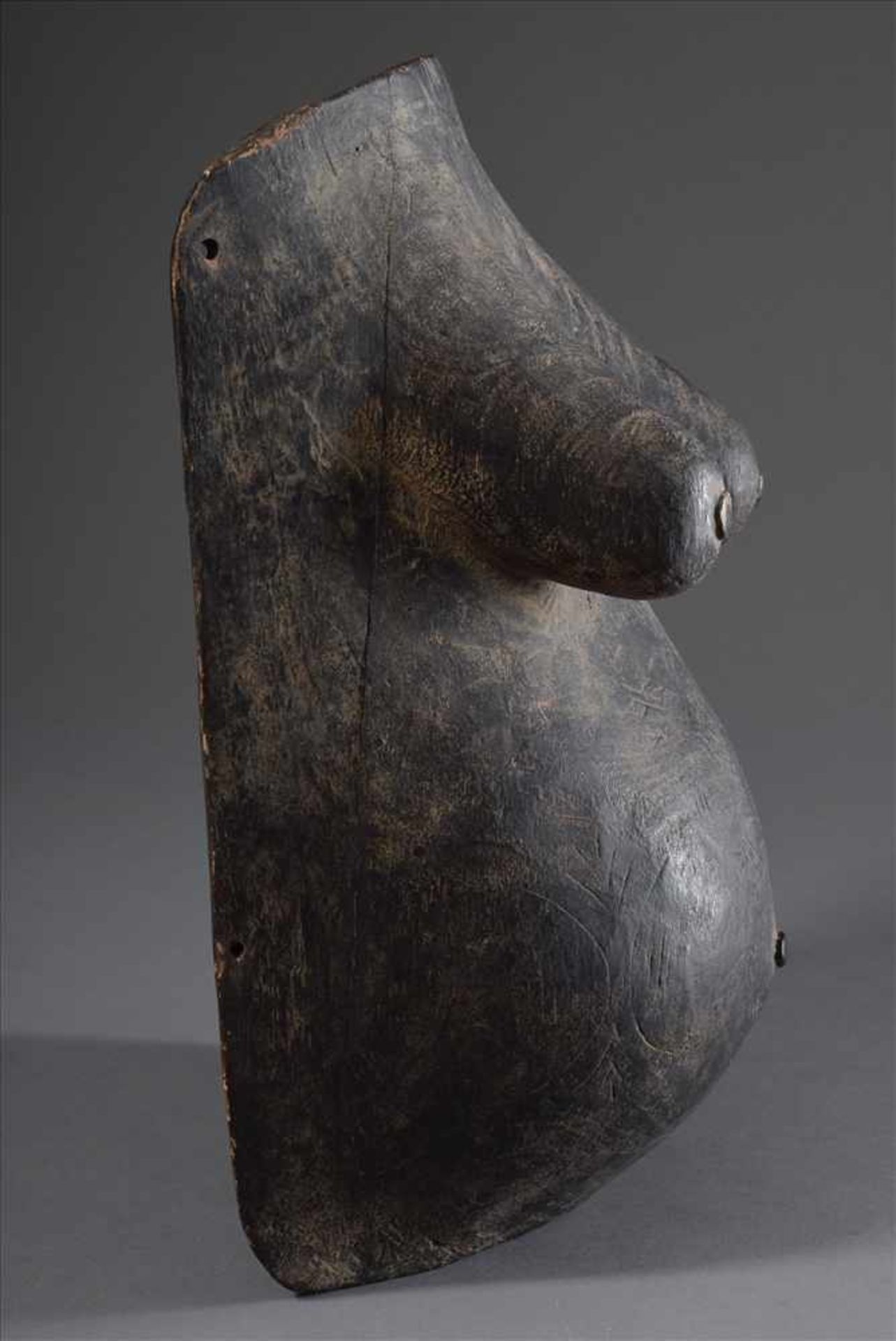 Bauch-/Schwangerschaftsmaske der Makonde/Tansania, Holz gefärbt, H. 38cm, leichte Spannungsrisse/ - Image 4 of 4