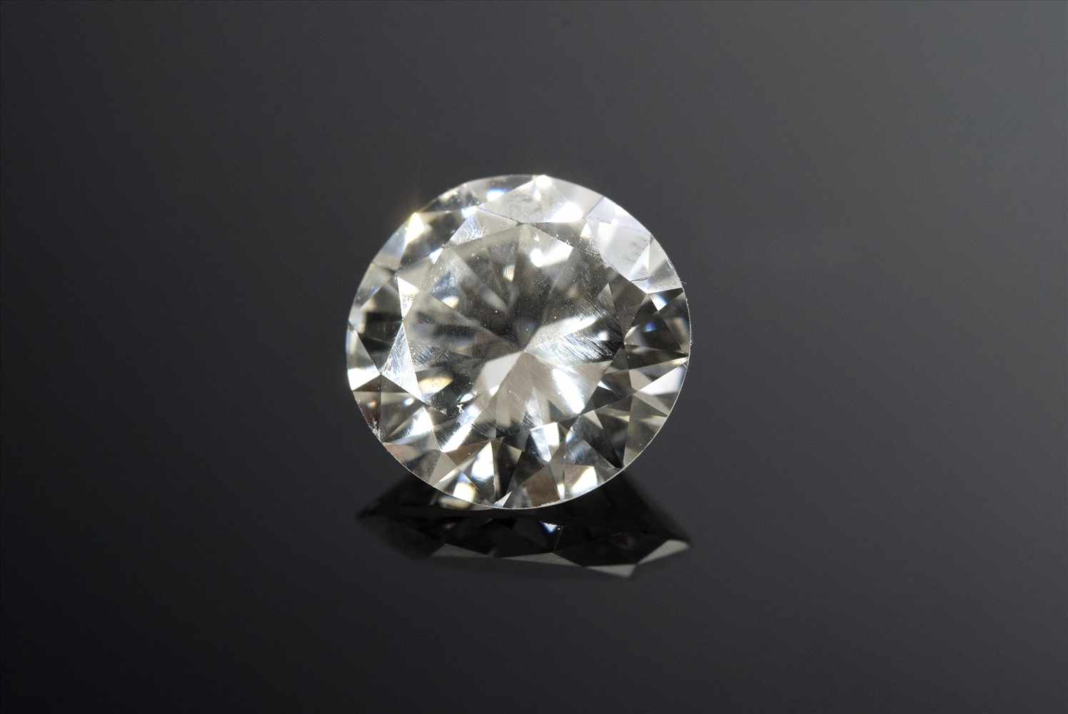 Ungefasster Diamant im Brillantschliff, ca. 1.23ct/TCR/VS1, 7,13x7,01x3,98mm, Expertise Elisabeth - Image 3 of 3