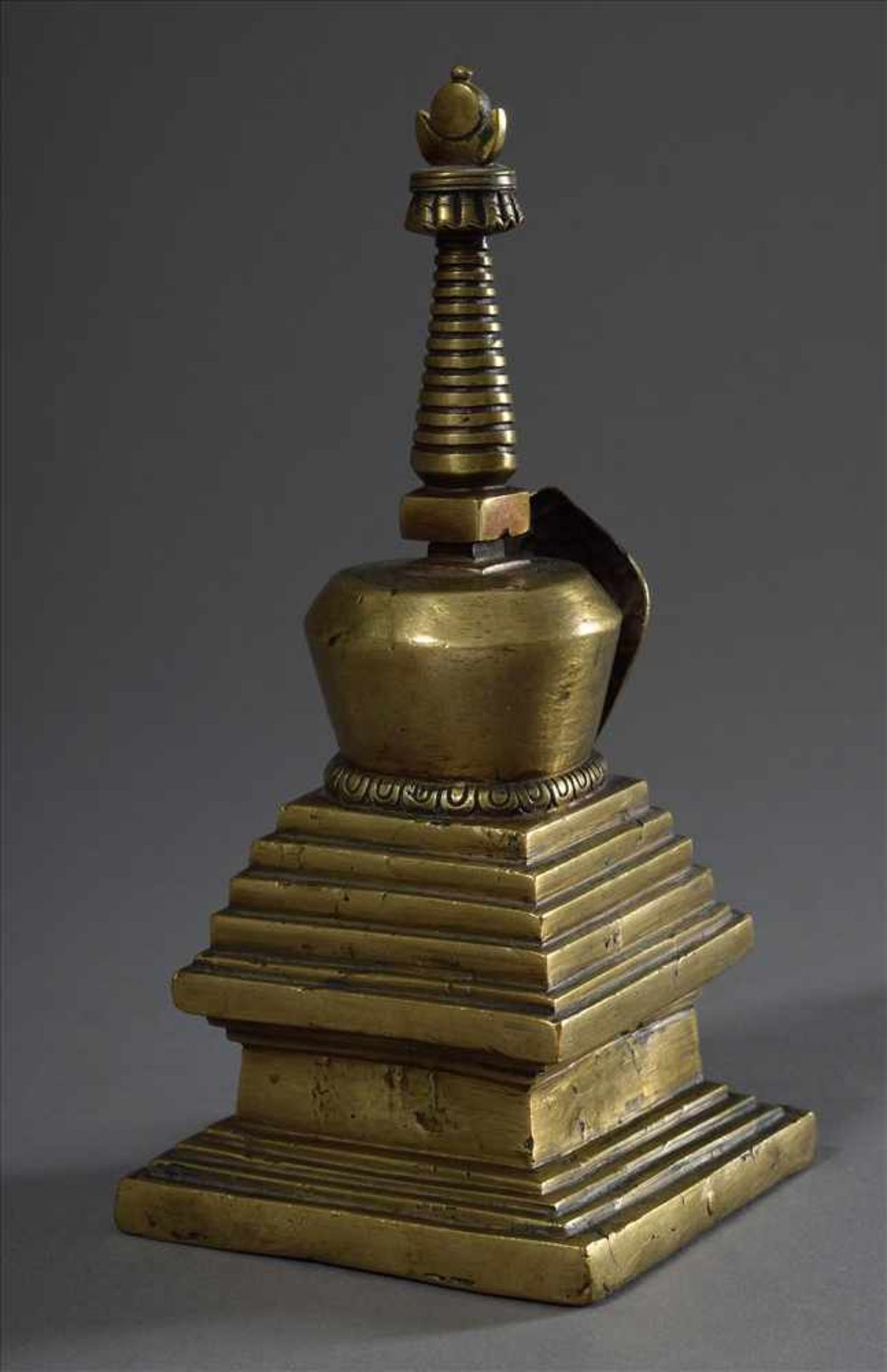 Kleine Bronze "Stupa", Tibet 20.Jh., H. 16cm, kleine DruckstellenSmall bronze "Stupa", Tibet 20th - Bild 2 aus 3
