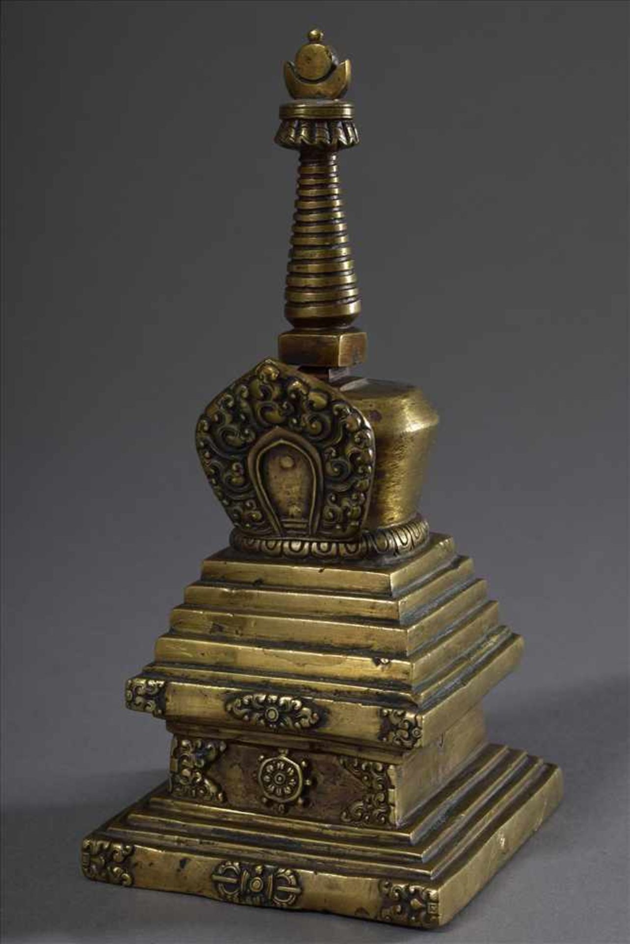 Kleine Bronze "Stupa", Tibet 20.Jh., H. 16cm, kleine DruckstellenSmall bronze "Stupa", Tibet 20th