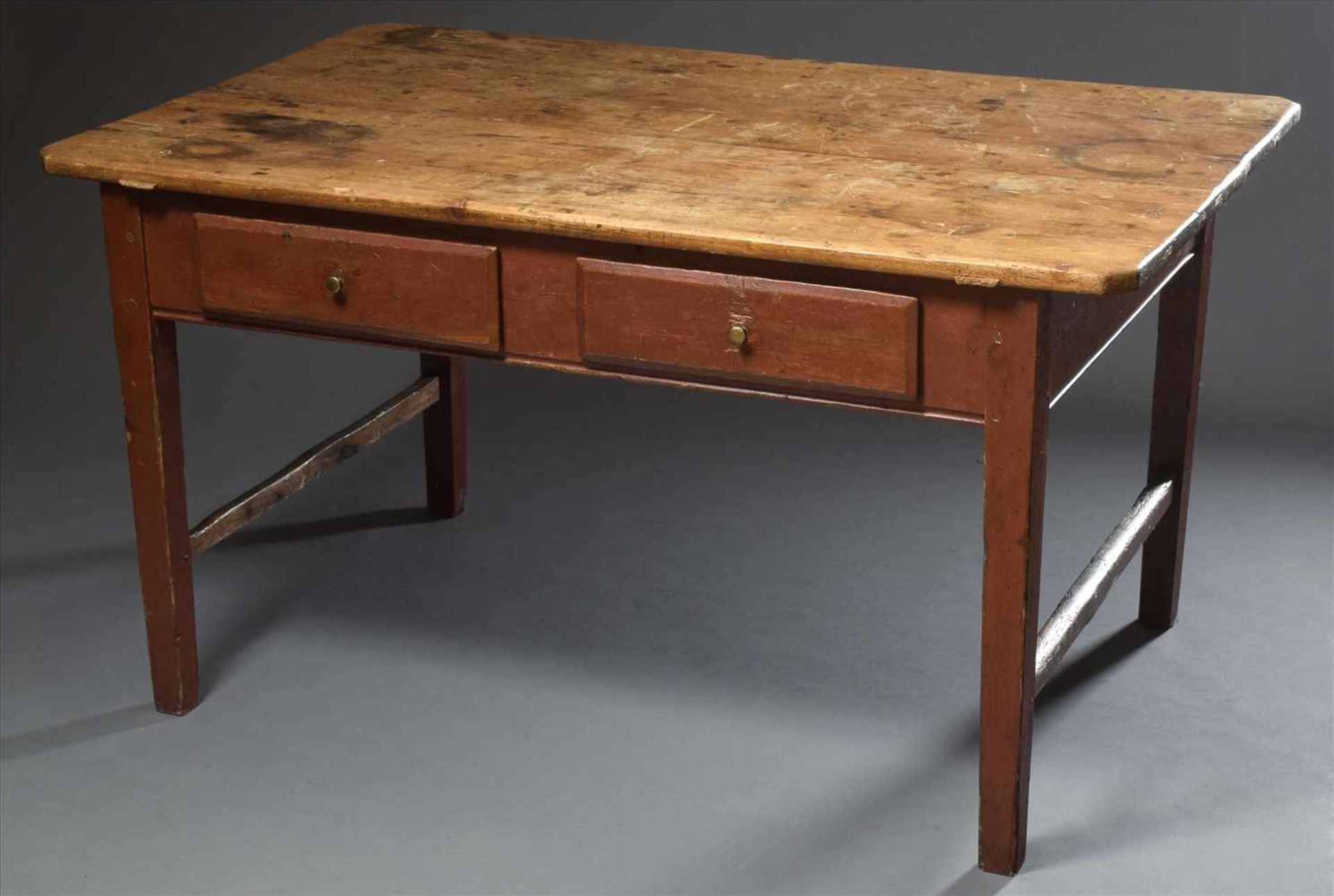 Bäuerlicher Tisch mit Weichholz Platte und friesisch-rot gefasstem Gestell, 2schübig, 19.Jh., 75,