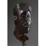 Aufsatz-/Tanzmaske der Chokwe mit ritueller blanker Patina, Holz, dunkel gefärbt, D.R. Kongo/Angola,