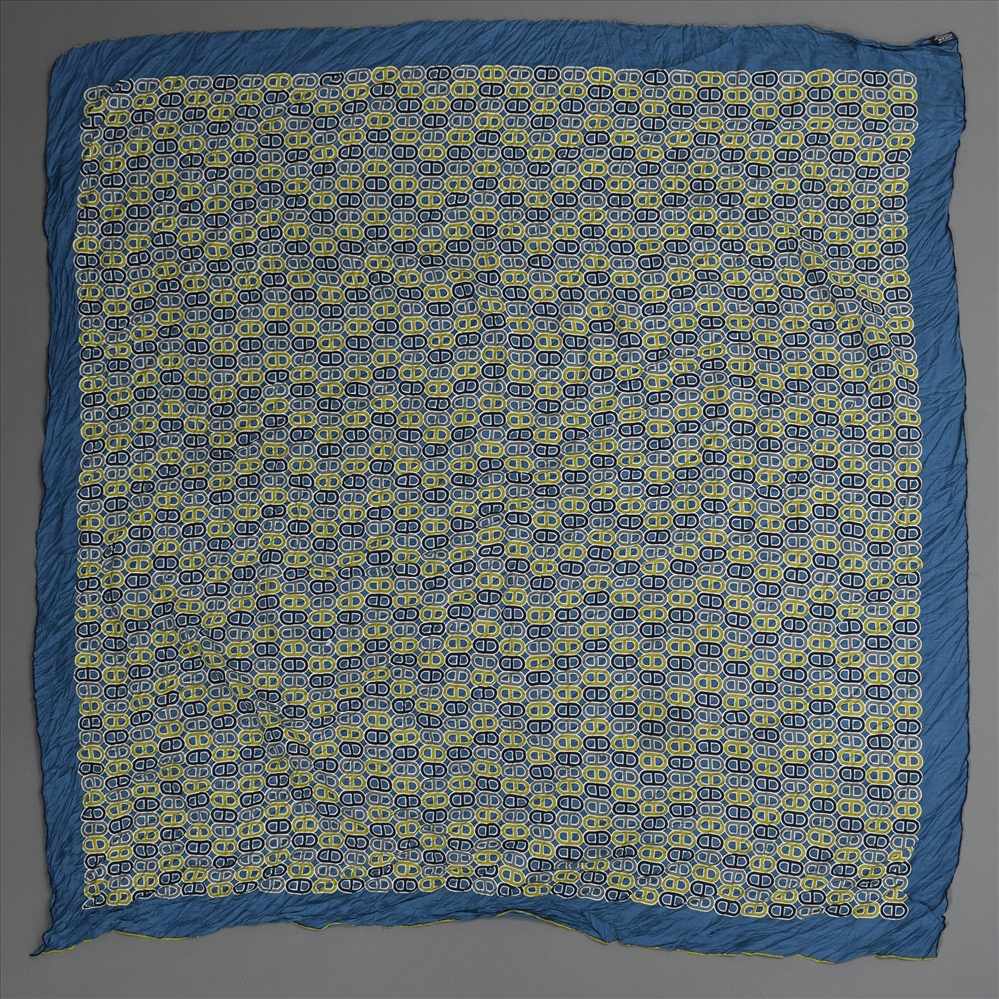 Hermès Seiden Carré in blau/gelb/grau, gekreppt, in Original Karton, ca. 130x135cm, - Image 2 of 3