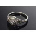 Zarter Platin Ring mit Altschliffdiamant (ca. 0.07ct/SI/CR), um 1910, 1,55g, Gr. 46Delicate platinum