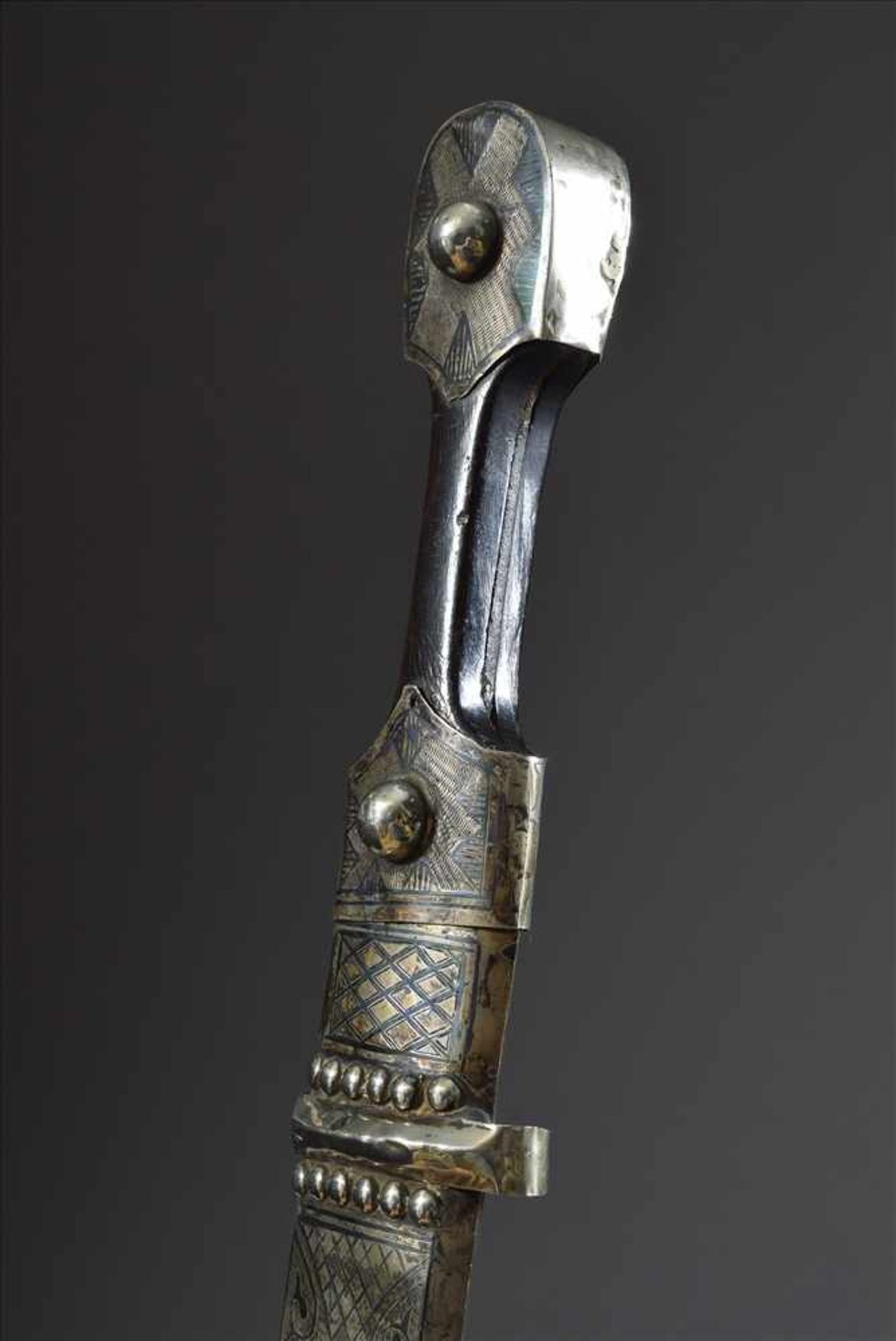 Kaukasischer Kindjal Dolch in Silber Scheide mit Niello Dekoration, 20.Jh., L. 66cm, leichte - Image 3 of 5