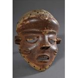 Kleine Maske mit rötlicher Bemalung, Pende DR Kongo, 22x17cm, kleine DefekteSmall mask with