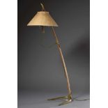 Kalmár, Julius Theodor (1884-1968) "Dornstab" Stehlampe, Messing, Walnuss, um 1952, H. 151cm, Schirm