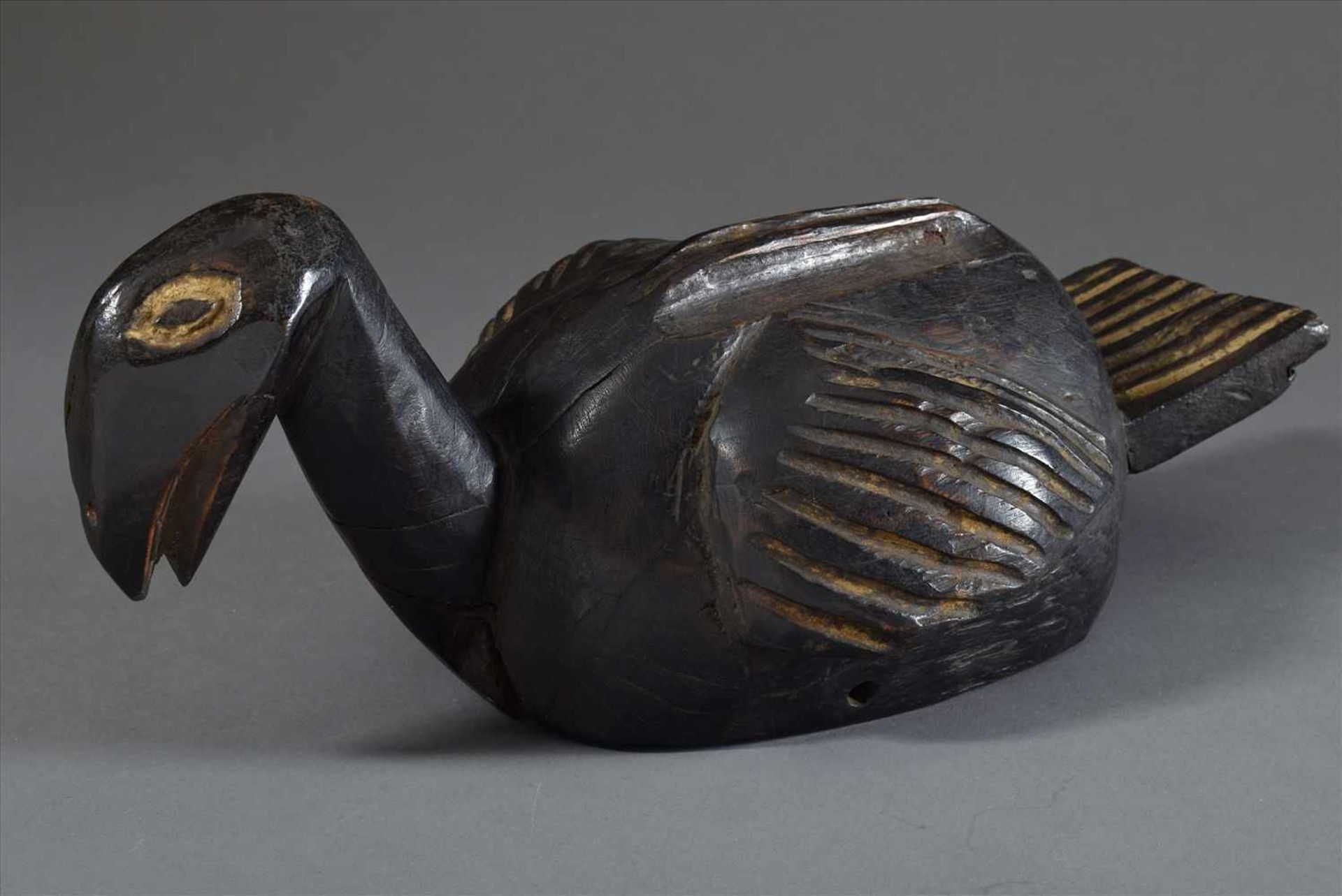Aufsatz-/Helmmaske der Kosi/Bamileke in Form einer Ente oder Pelikan, Holz, dunkel gefärbt,