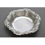 Reich ornamentierte Schale, Italien, Silber 800, 338g, Ø 25cm, etwas gedrücktRichly ornamented bowl,