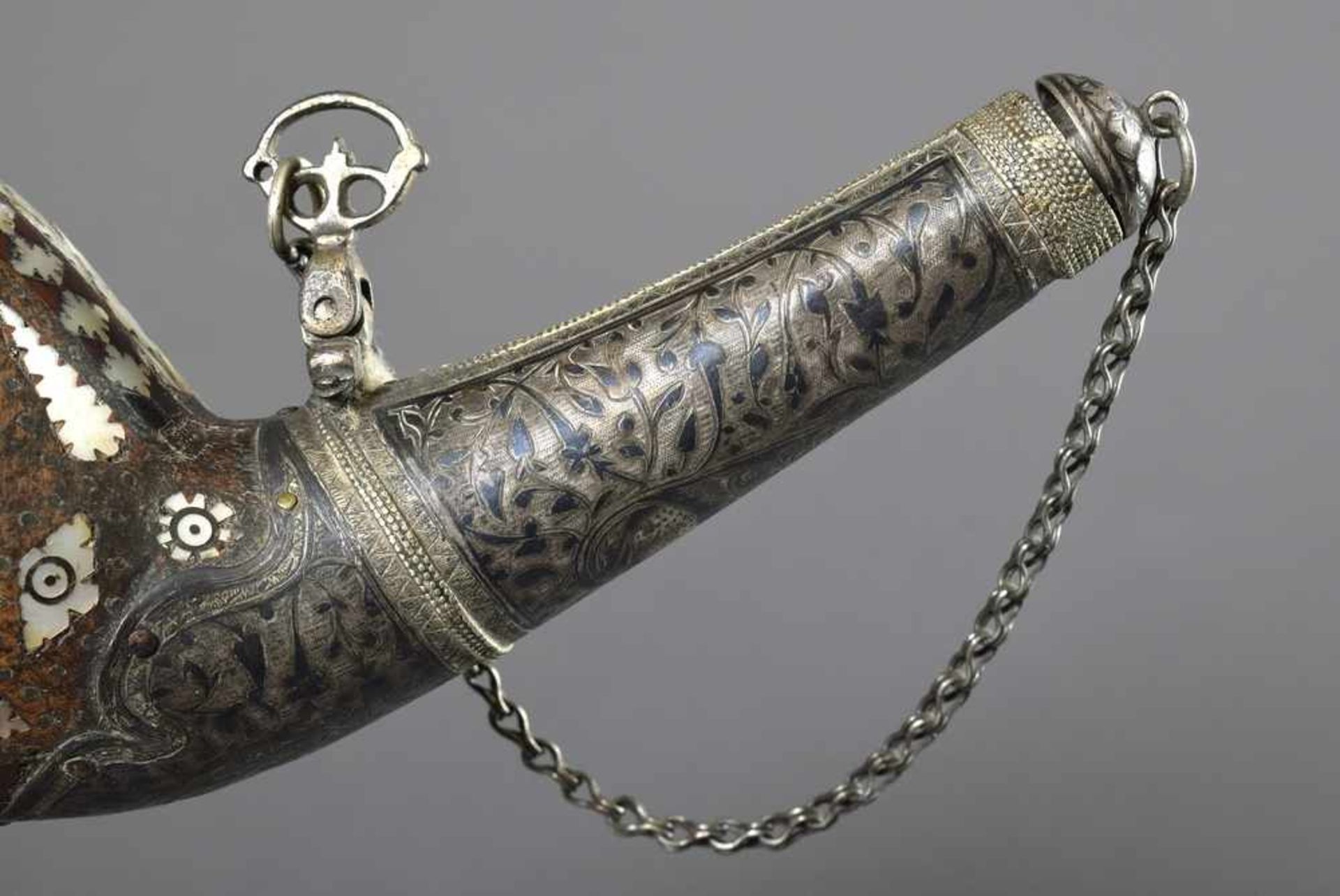 Orientalisches Pulverhorn, Holz mit Perlmutt Intarsien und Niello Silber, H. 22cm, kleine - Image 6 of 6