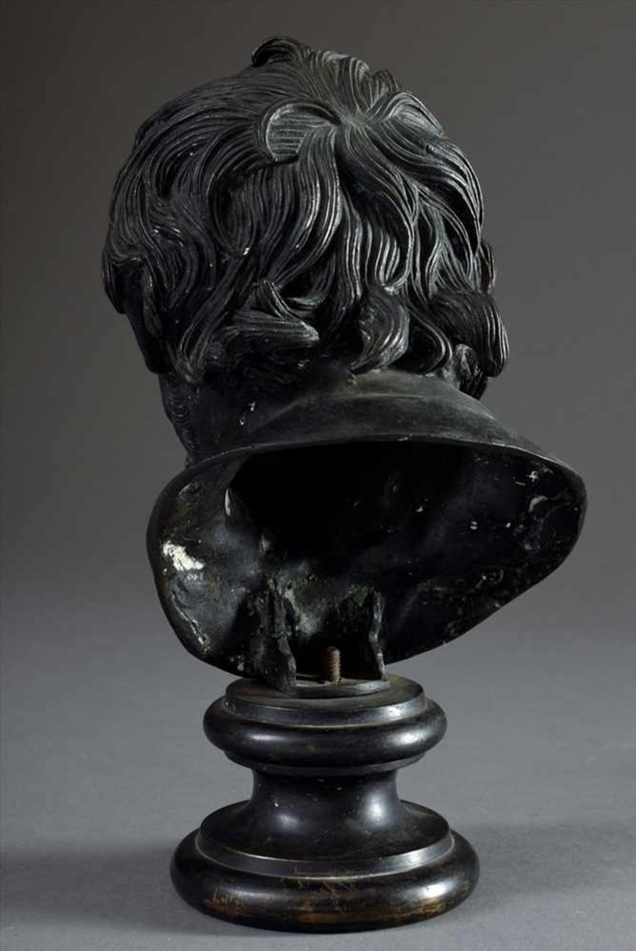 Büste „Pseudo Seneca“, Bronze/ Gelbguss, geschwärzt, hohl gearbeitet, 19.Jh., H. 25cm, Augen etwas - Bild 5 aus 6