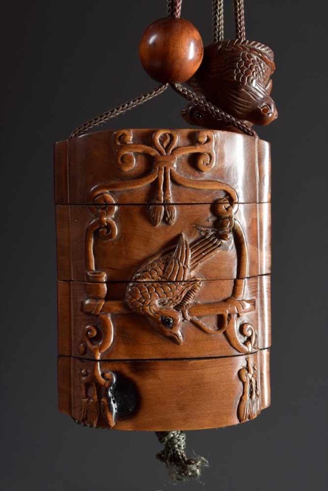 Inrô mit dekorativ Wandung "Singvögel auf Stangen", darüber schlichtes Kugel Ojime und Netsuke "Zwei - Bild 3 aus 6