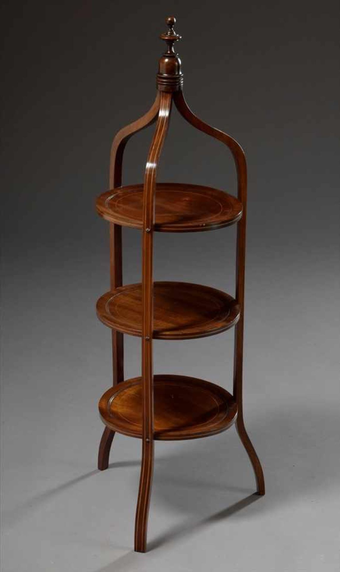 Runder Mahagoni Cake Stand mit Fadenintarsien, 3stöckig, um 1910/20, H. 97cmRound mahogany cake