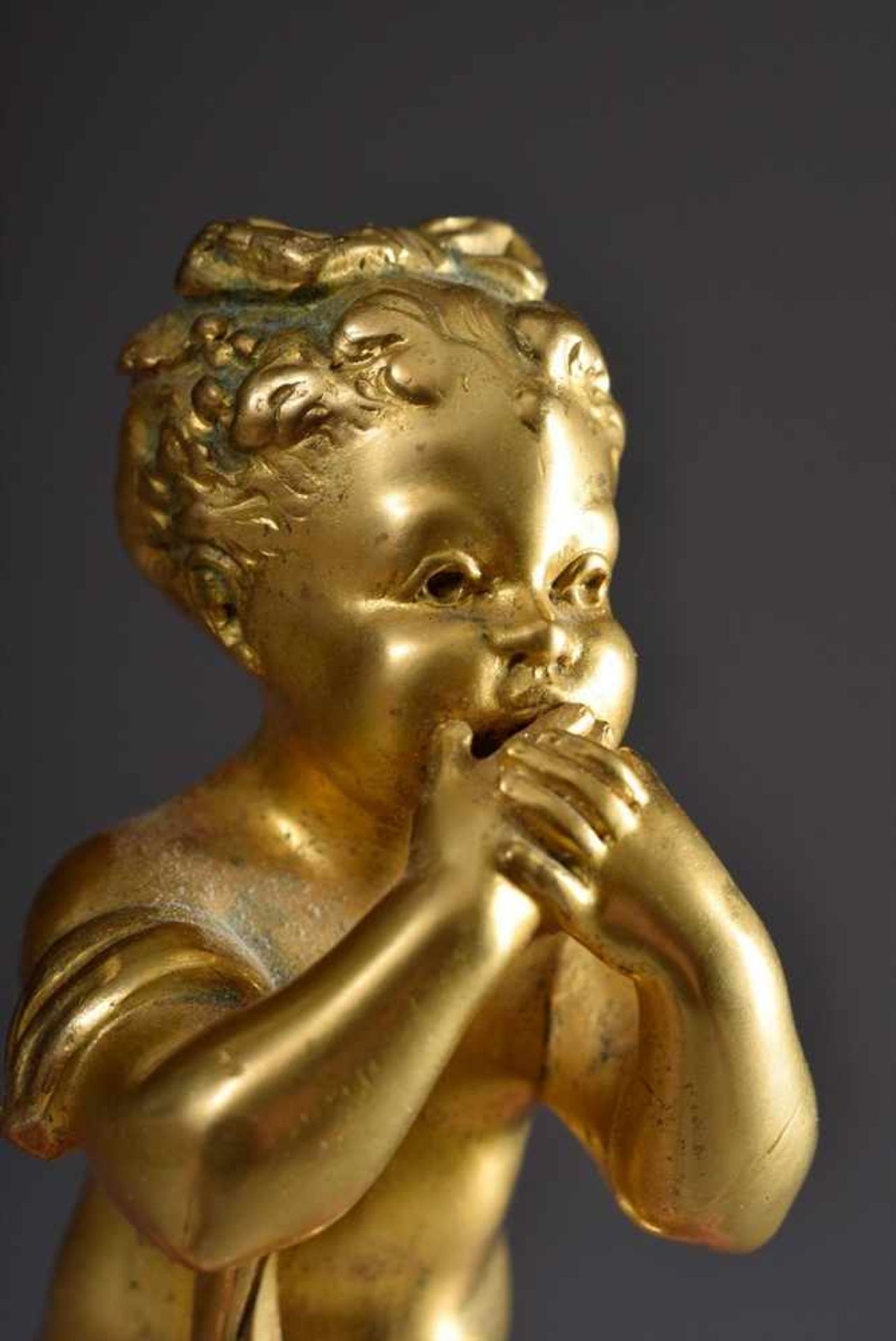 Kley, Louis (1833-1911) "Amorette", feuervergoldete Bronze auf weißem Marmorsockel, H. 14,5cmKley, - Bild 5 aus 5