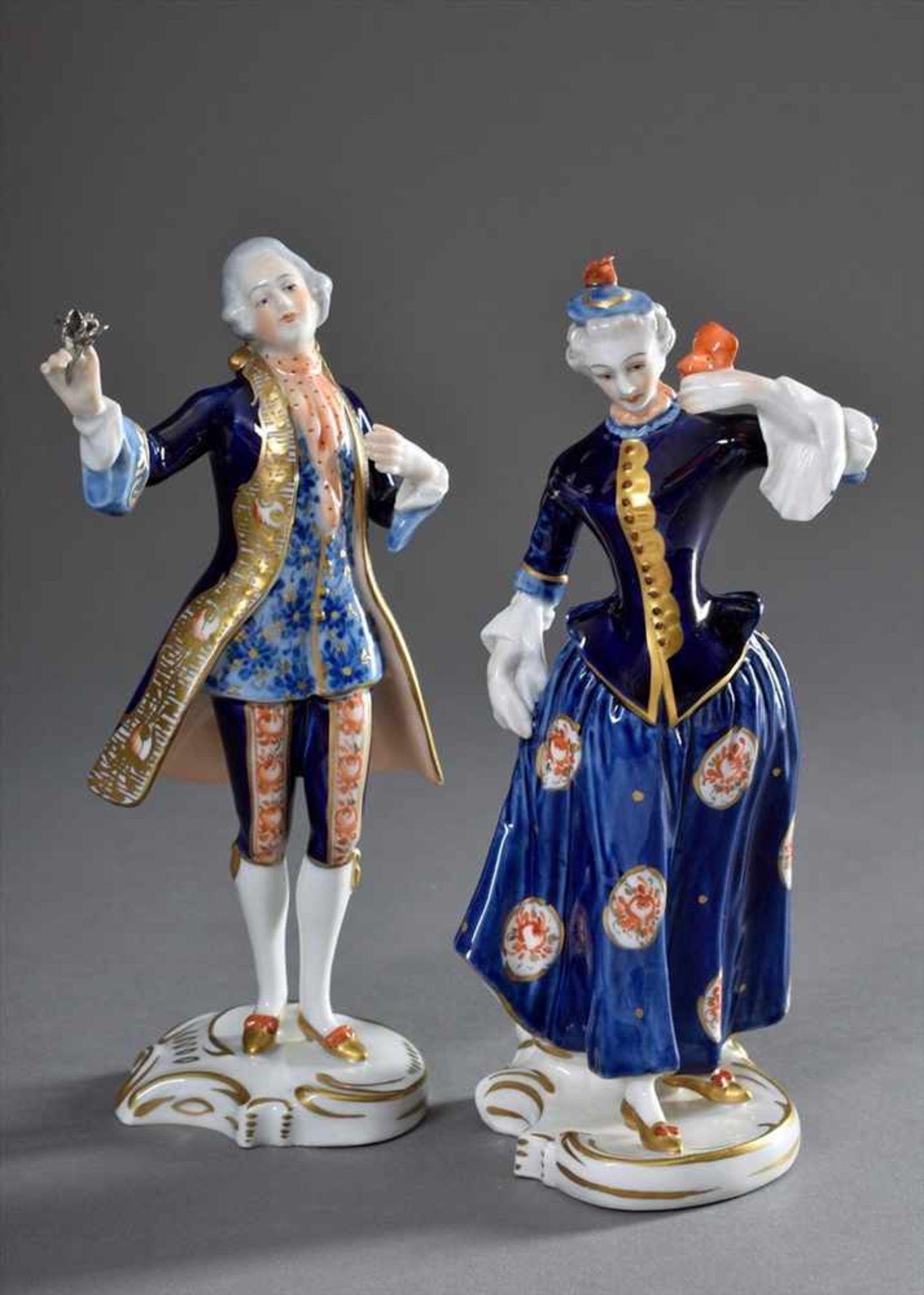 Paar Aelteste Volkstedter Porzellanmanufaktur Figuren "Kavalier und Dame" mit Unterglasurblauer