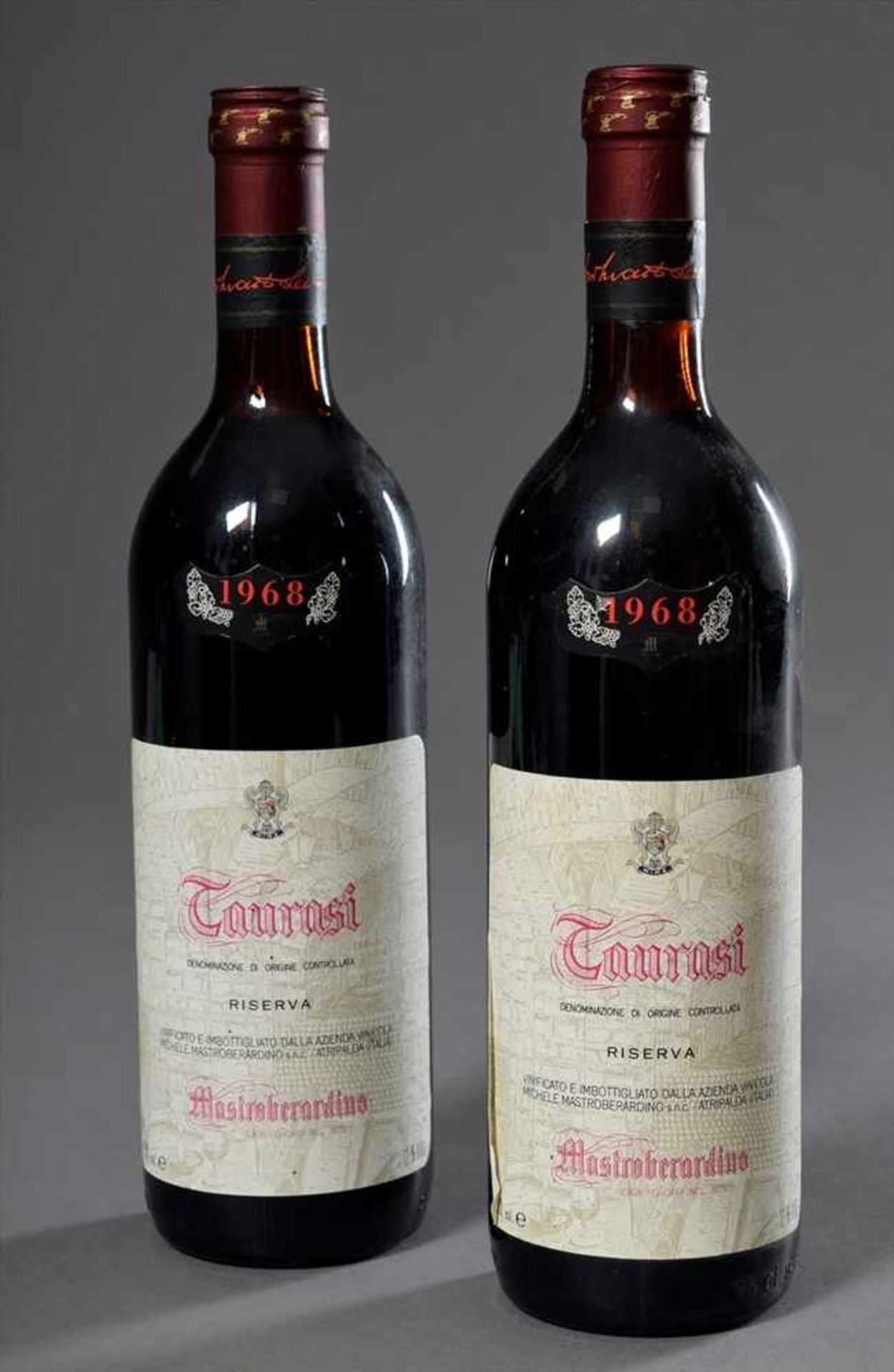 2 Flaschen Rotwein "Taurasi, Riserva, Mastroberardino", 1968, enthält Sulfite2 bottles of red