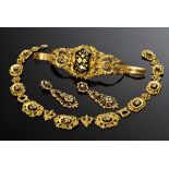 Vier Teile Biedermeier Schaumgold Parure mit schwarzem floral ornamentiertem Emaille und Glasfluss