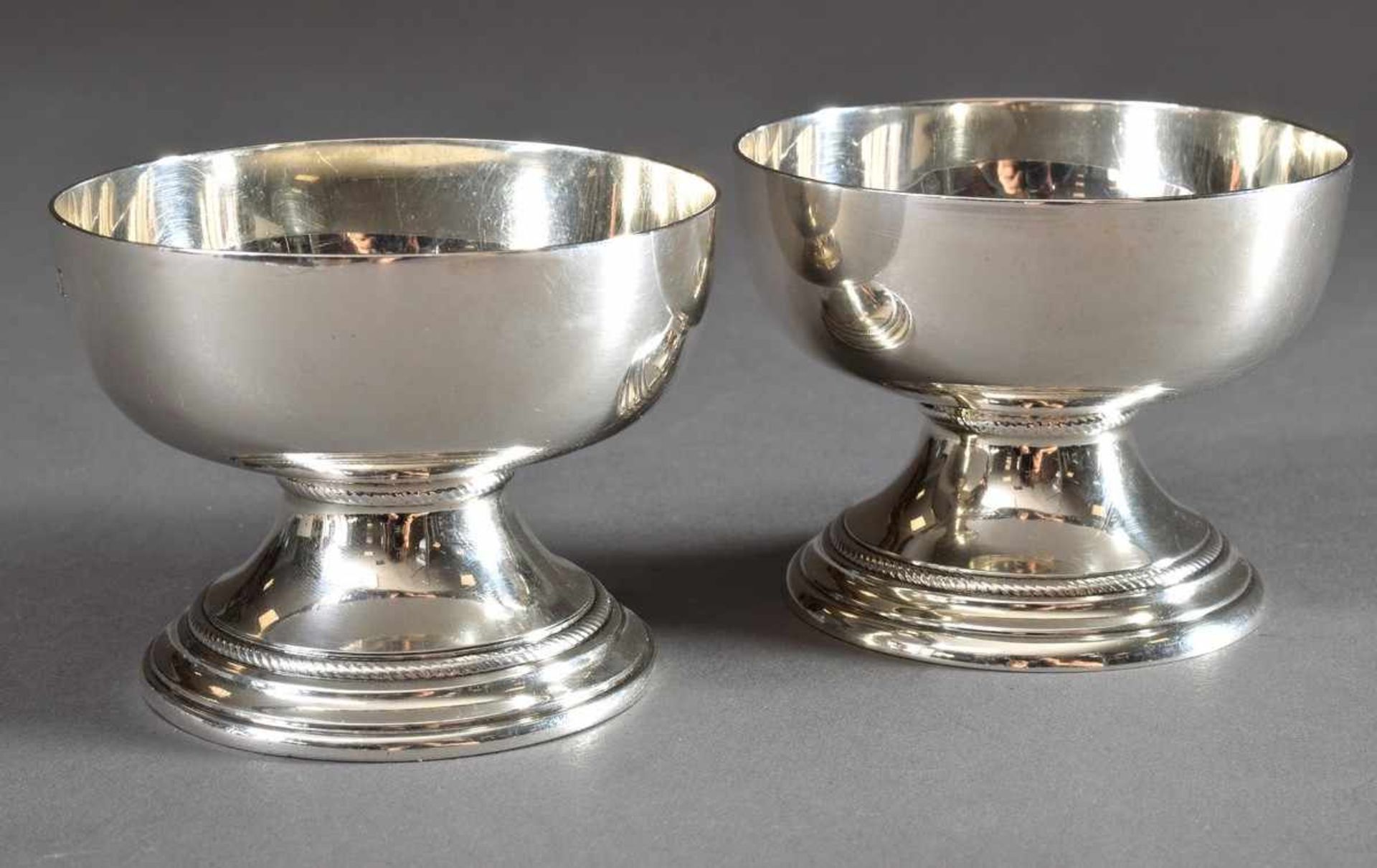 Paar Salieren in schlichter Façon, Goldsmith & Silversmith Co Ltd., London, 1912, Silber 925,