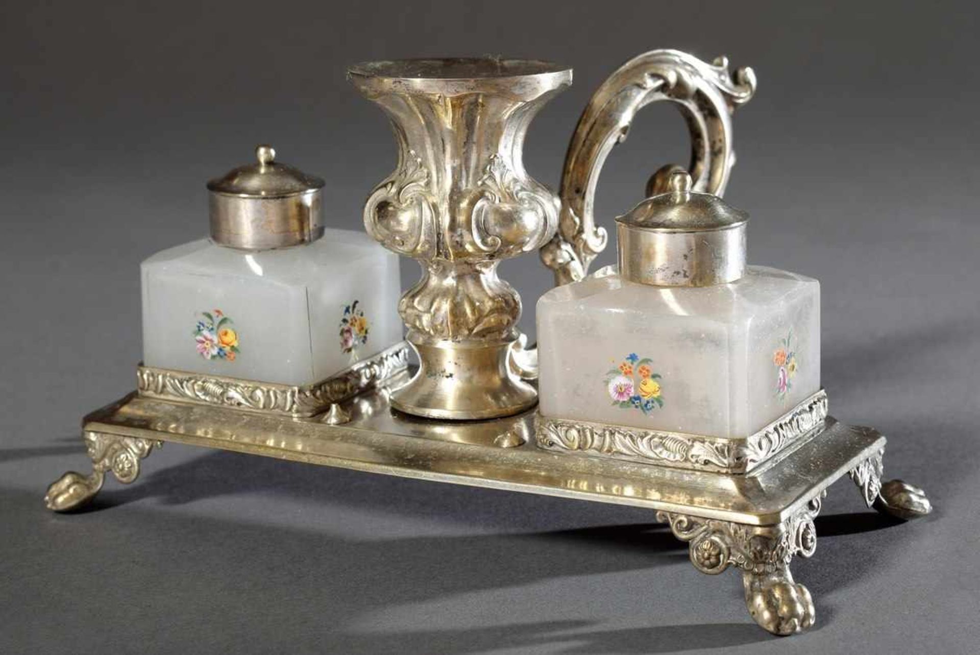 Biedermeier Schreibgeschirr mit Milchglas Einsätzen auf Tatzenfüßen, MZ: Tho Aspen, Silber,