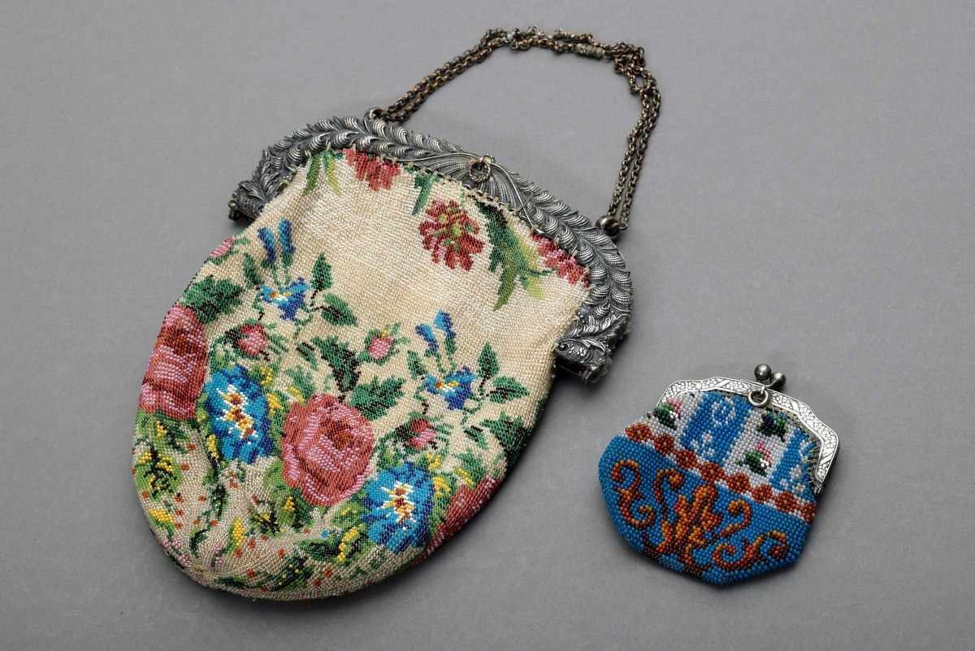 2 Diverse Biedermeier Perlstickerei Taschen mit floralen Dekoren und Silber 800/versilberter