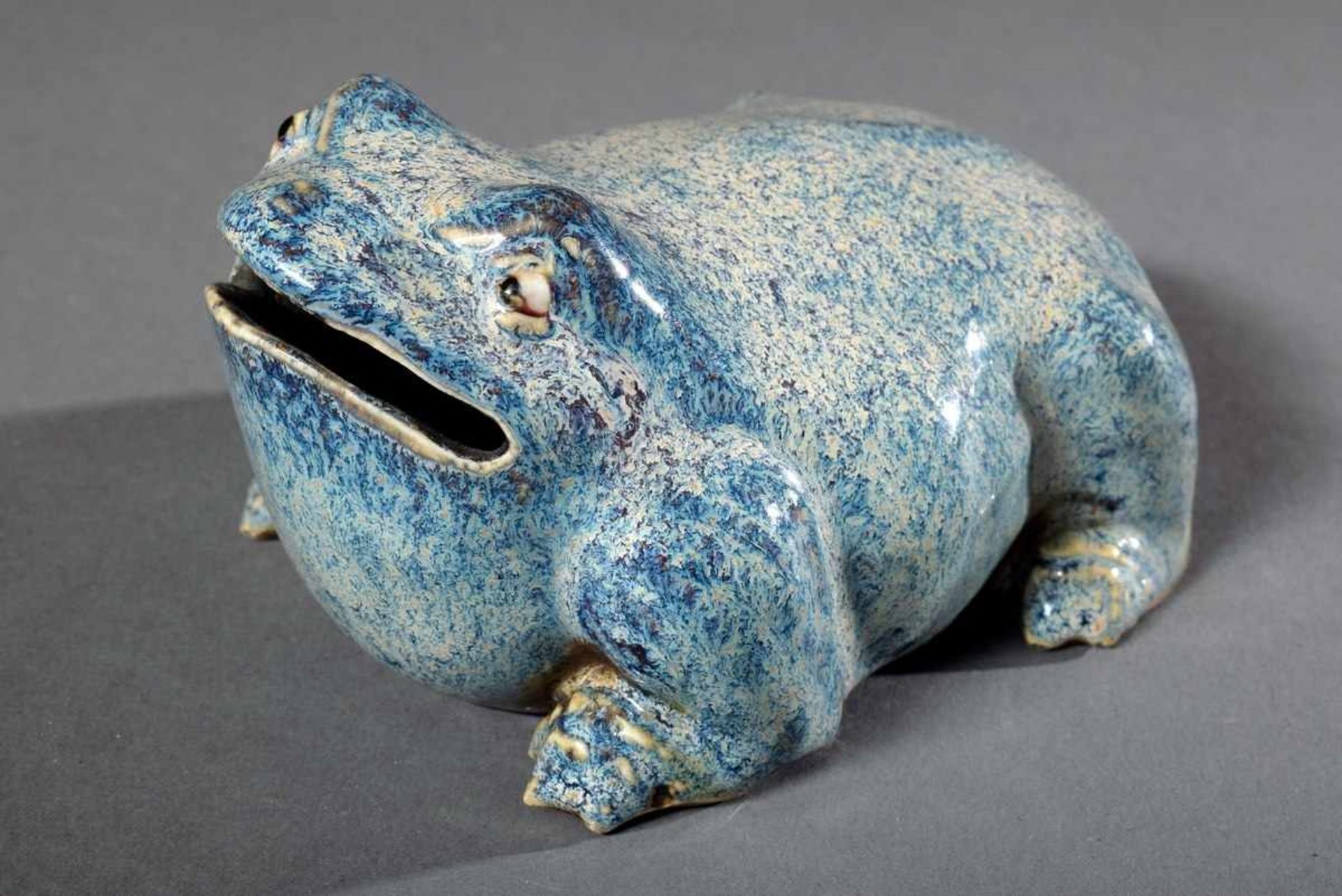 Chinesische Keramik Figur „Frosch“ mit verlaufender hellblau/beiger Glasur in der Art von jun-yao, - Bild 2 aus 4