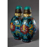 Cloisonné Snuffbottle in Doppelbaluster Form mit floralen Ornamenten auf türkis Fond,