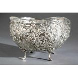 Reich ornamentierte Schale auf Füßchen mit Glaseinsatz, Silber 800, 340g, H. 12cm, Ø 18cm Richly